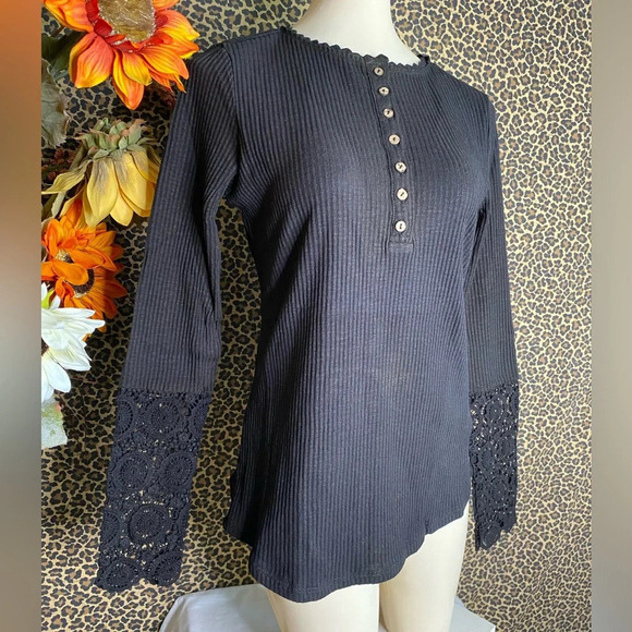🌴3/$30🌴DOE & RAE Black Lace Long Sleeved Ribbed Henley Top NWT - Picture 3 of 10